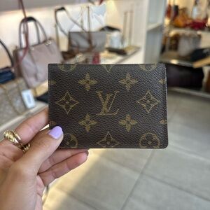 Mels LV ID holder